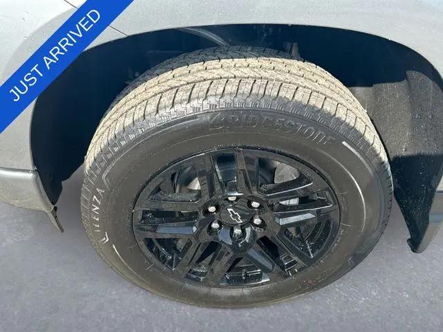 2026 Chevrolet Silverado 1500 4WD Crew Cab Short Bed Custom