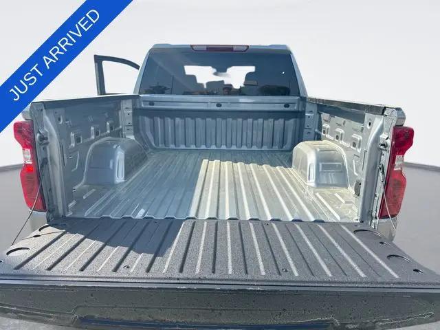 2026 Chevrolet Silverado 1500 4WD Crew Cab Short Bed Custom