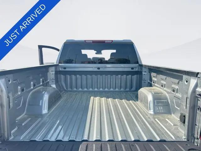 2026 Chevrolet Silverado 1500 4WD Crew Cab Short Bed Custom