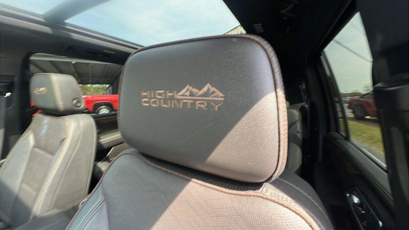 2022 Chevrolet Suburban 4WD High Country