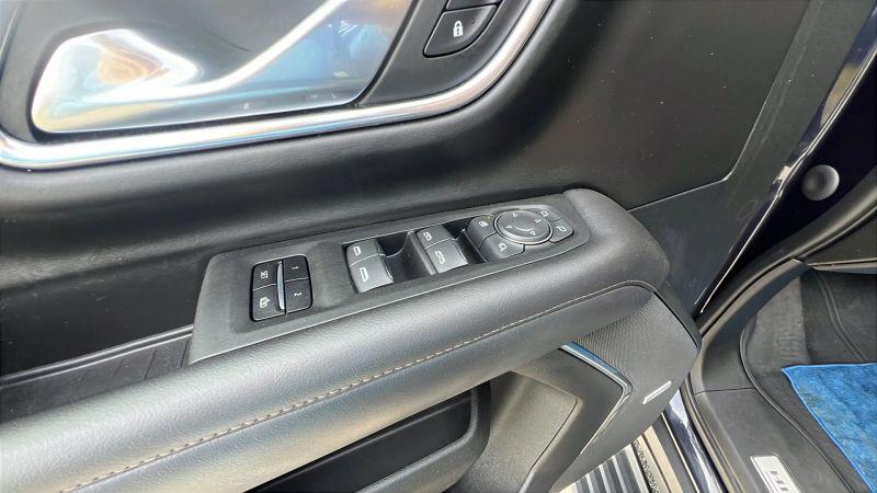 2022 Chevrolet Suburban 4WD High Country