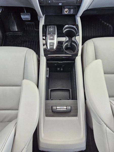 2021 Honda Pilot AWD Touring 8 Passenger