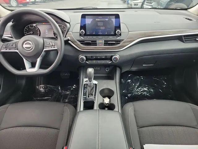 2025 Nissan Altima SV FWD