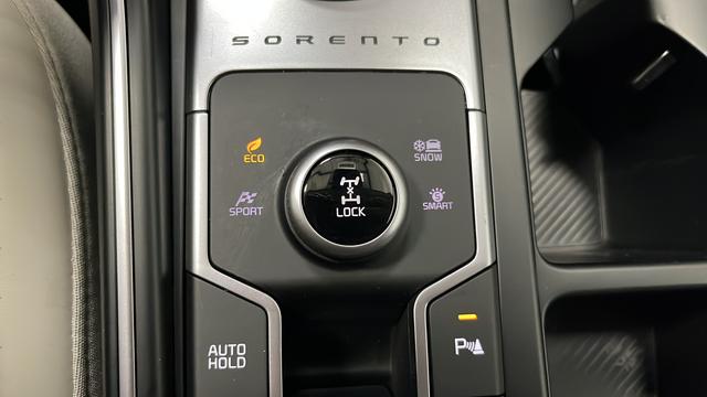 2025 Kia Sorento Hybrid EX