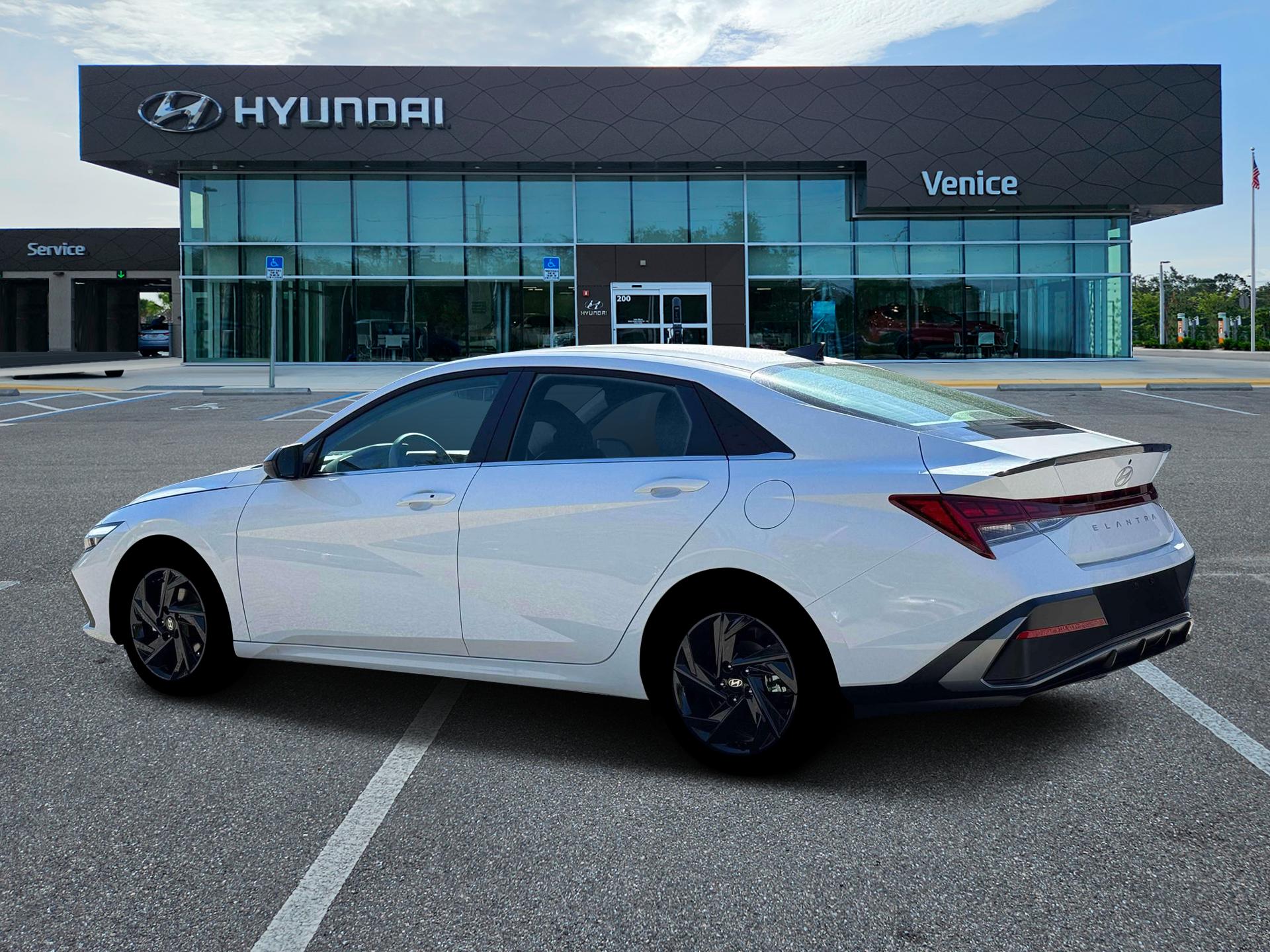 2026 Hyundai ELANTRA SEL Sport - Image 4