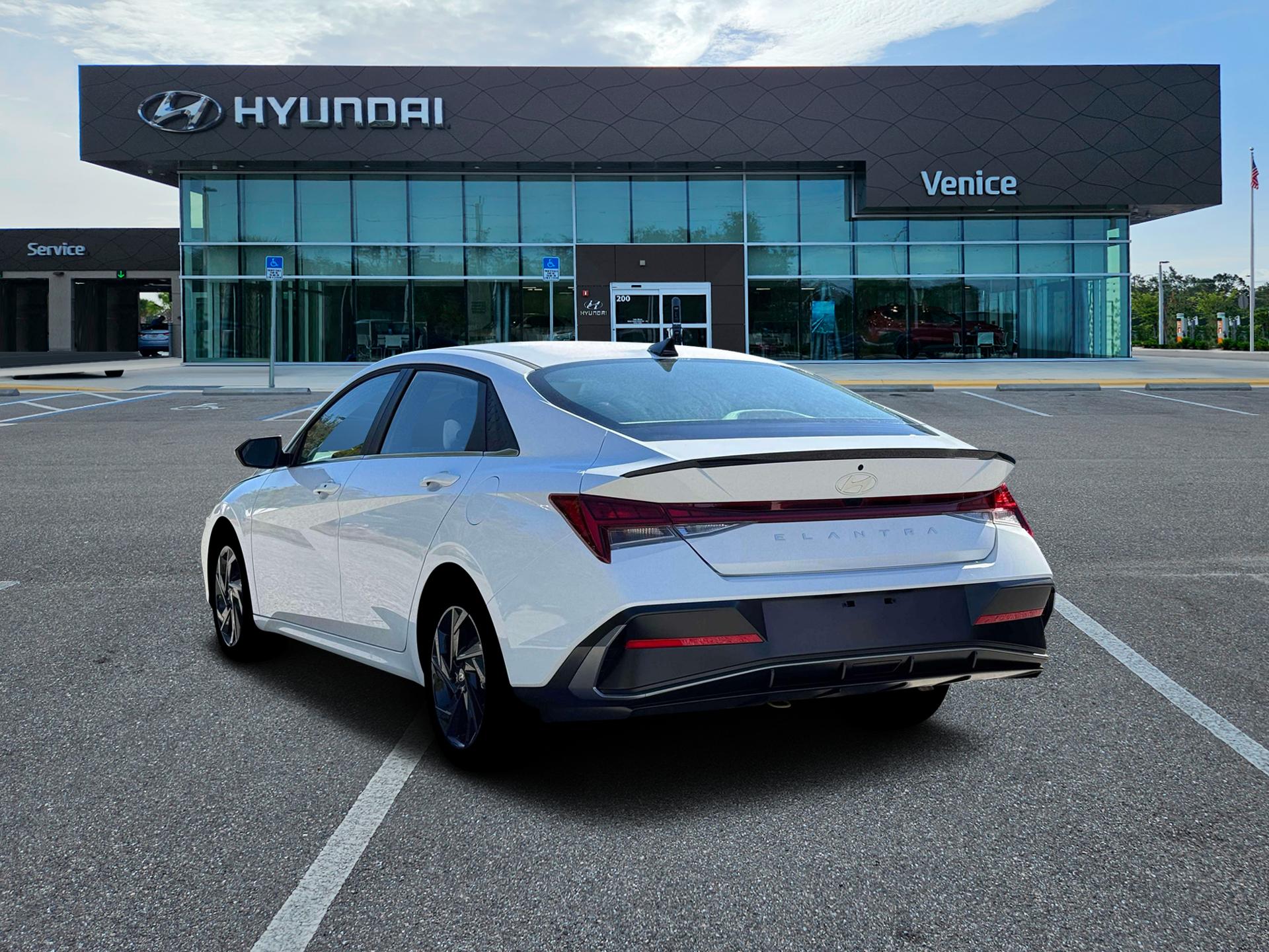 2026 Hyundai ELANTRA SEL Sport - Image 5