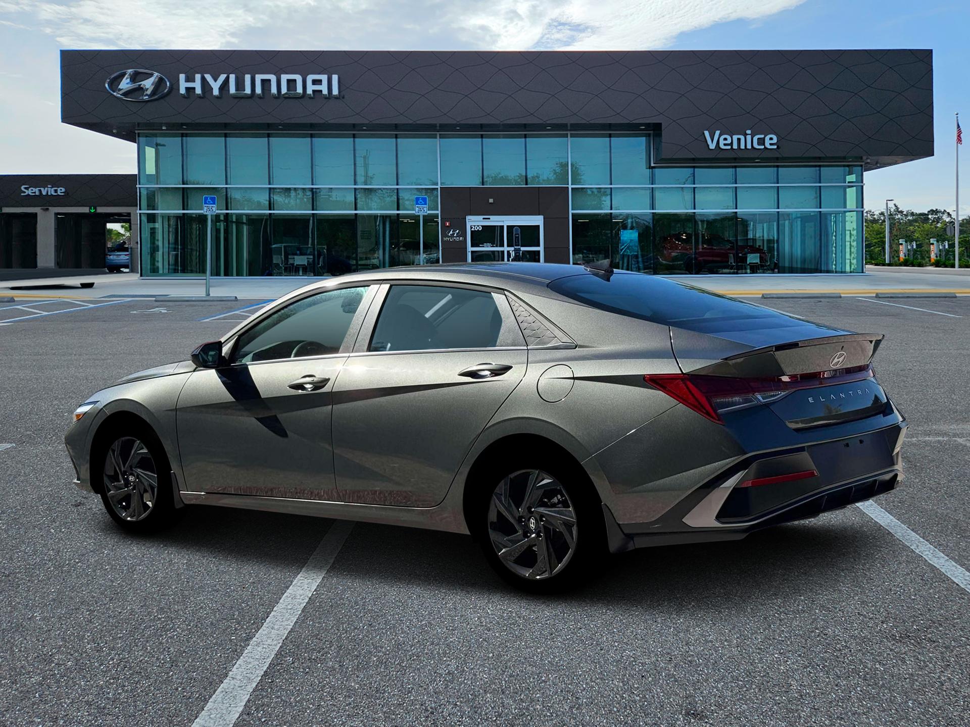 2026 Hyundai ELANTRA SEL Sport - Image 4
