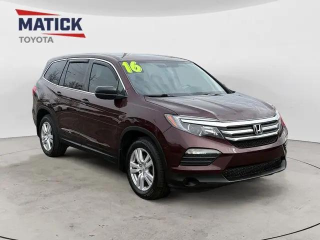 2016 Honda Pilot LX for sale in Macomb, MI