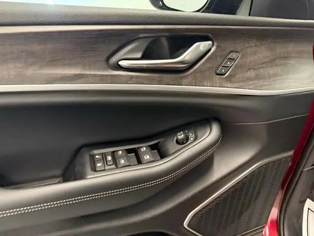 2026 Jeep Grand Cherokee Limited 4x2