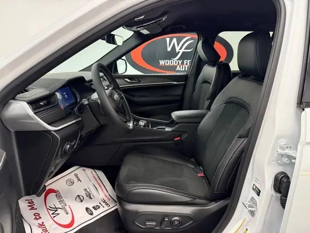 2026 Jeep Grand Cherokee Altitude 4x4
