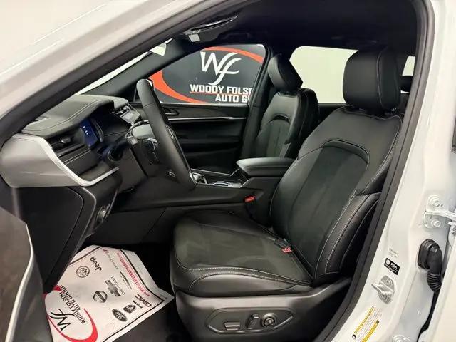 2026 Jeep Grand Cherokee Altitude 4x4