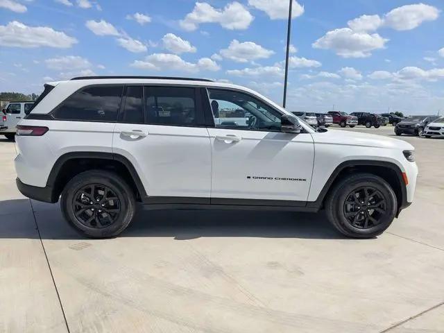 2026 Jeep Grand Cherokee Altitude 4x4