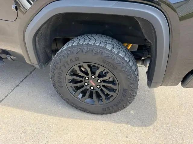 2023 GMC Sierra 1500 4WD Crew Cab Short Box AT4X