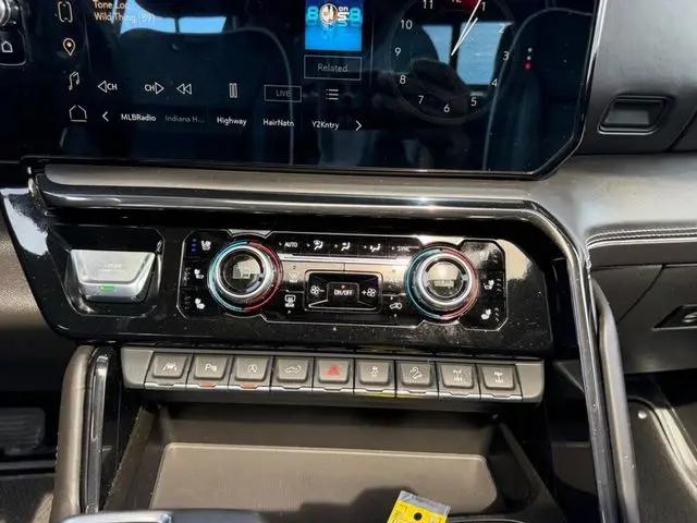 2023 GMC Sierra 1500 4WD Crew Cab Short Box AT4X
