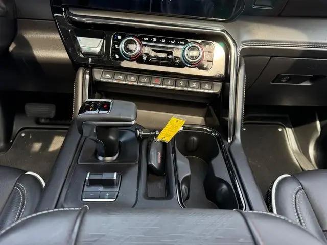 2023 GMC Sierra 1500 4WD Crew Cab Short Box AT4X