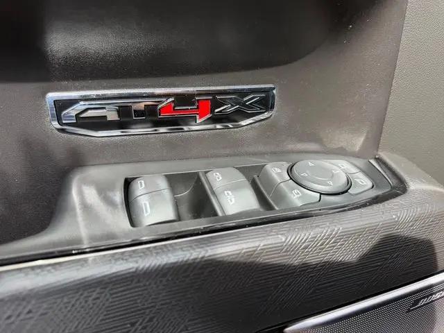 2023 GMC Sierra 1500 4WD Crew Cab Short Box AT4X