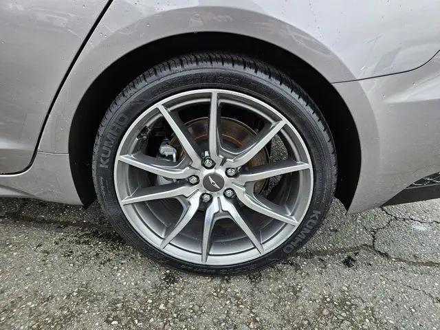 2023 Genesis G70 2.0T RWD