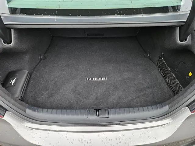2023 Genesis G70 2.0T RWD