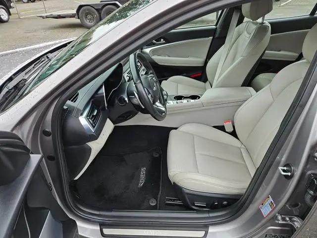 2023 Genesis G70 2.0T RWD