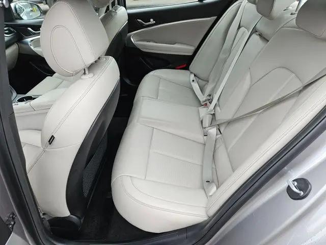 2023 Genesis G70 2.0T RWD
