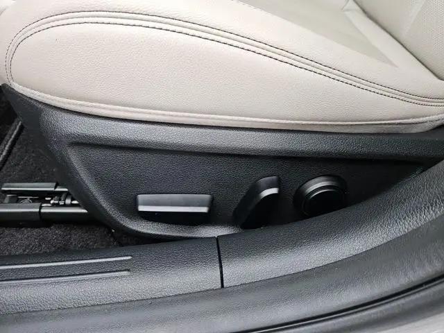 2023 Genesis G70 2.0T RWD
