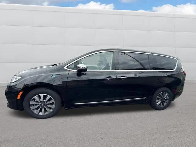 2023 Chrysler Pacifica Hybrid Limited