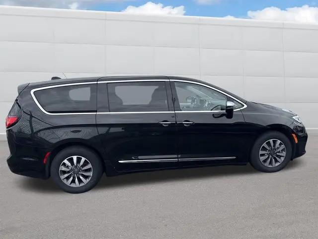 2023 Chrysler Pacifica Hybrid Limited