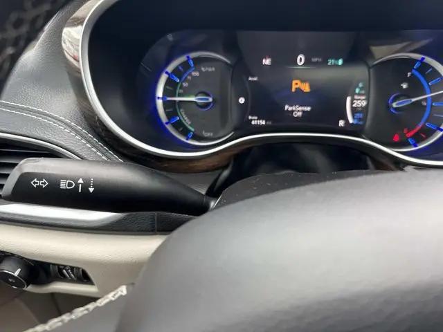 2023 Chrysler Pacifica Hybrid Limited