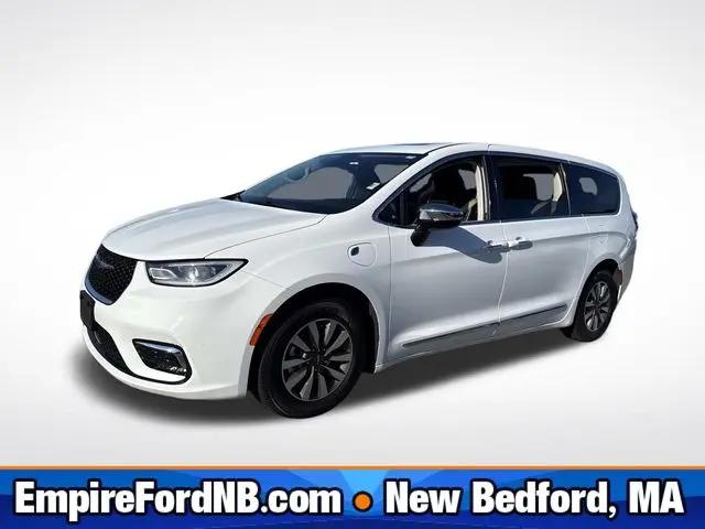 2023 Chrysler Pacifica Hybrid Limited for sale in Fall River, MA