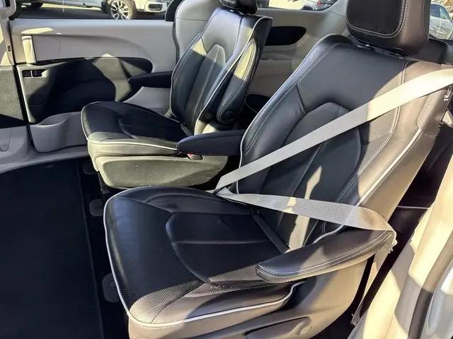 2023 Chrysler Pacifica Hybrid Limited