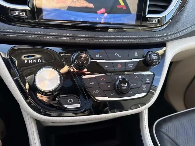 2023 Chrysler Pacifica Hybrid Limited