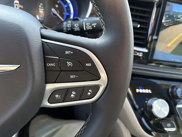 2023 Chrysler Pacifica Hybrid Limited