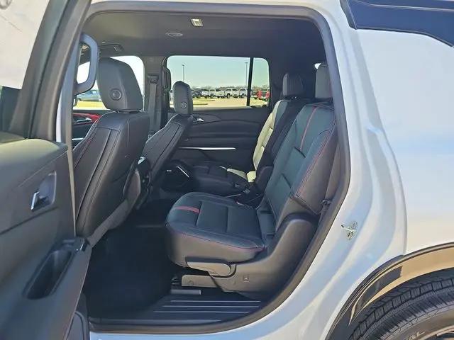 2026 Chevrolet Traverse FWD RS