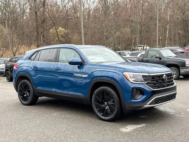 2026 Volkswagen Atlas Cross Sport SE with Technology