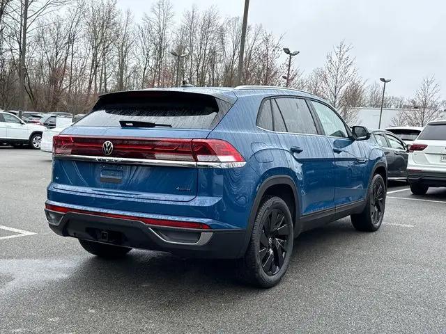 2026 Volkswagen Atlas Cross Sport SE with Technology