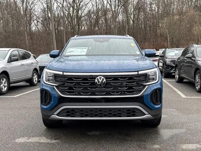2026 Volkswagen Atlas Cross Sport SE with Technology