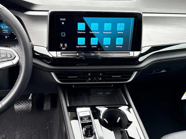 2026 Volkswagen Atlas Cross Sport SE with Technology
