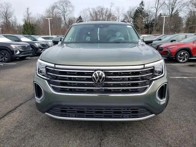 2026 Volkswagen Atlas SE with Technology
