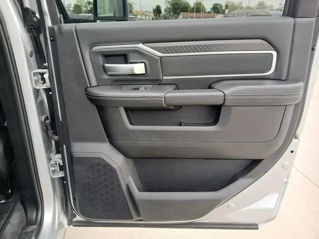 2026 Ram 3500 Big Horn Crew Cab 4x4 6'4" Box