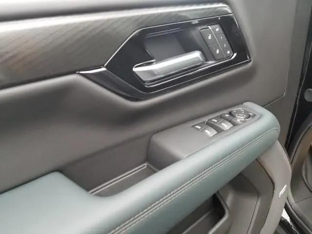 2026 GMC Yukon XL 4WD AT4