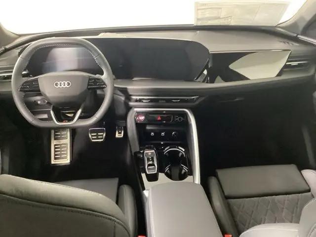 2025 Audi SQ5 Premium Plus TFSI quattro S tronic