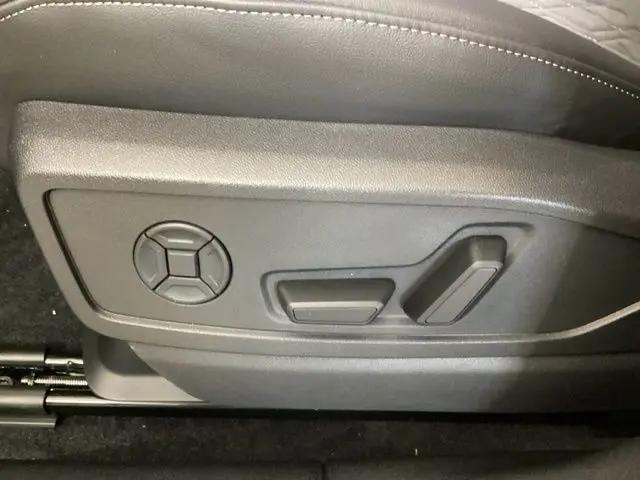 2025 Audi SQ5 Premium Plus TFSI quattro S tronic