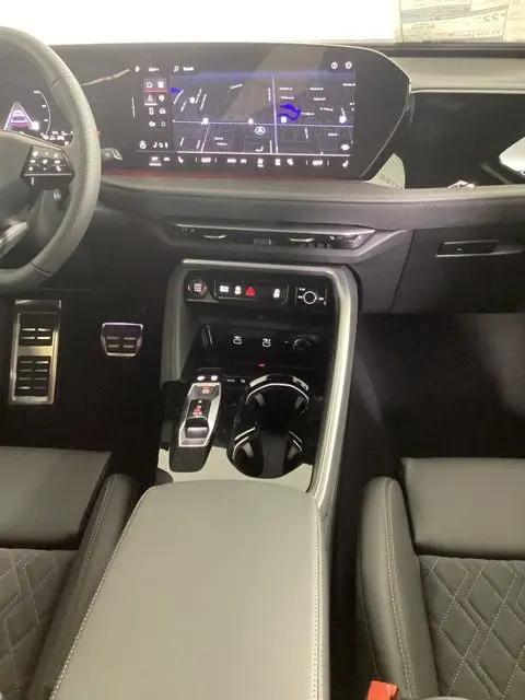 2025 Audi SQ5 Premium Plus TFSI quattro S tronic