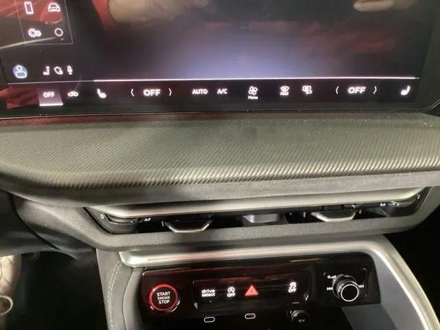 2025 Audi SQ5 Premium Plus TFSI quattro S tronic