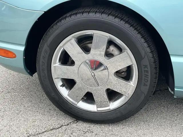 2002 Ford Thunderbird Deluxe