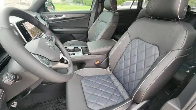 2026 Volkswagen Atlas Cross Sport SEL Premium R-Line