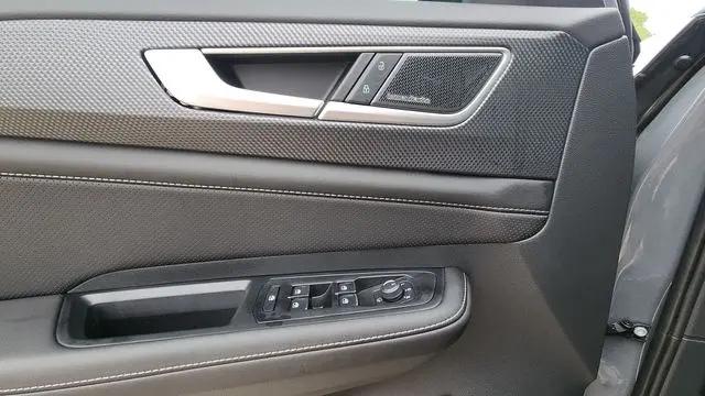 2026 Volkswagen Atlas Cross Sport SEL Premium R-Line