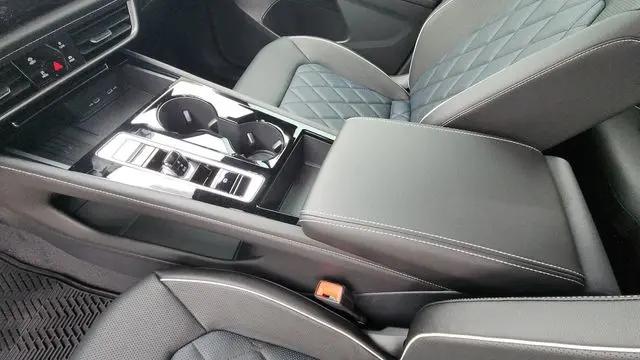 2026 Volkswagen Atlas Cross Sport SEL Premium R-Line