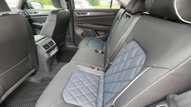 2026 Volkswagen Atlas Cross Sport SEL Premium R-Line