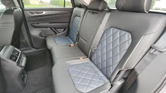 2026 Volkswagen Atlas Cross Sport SEL Premium R-Line
